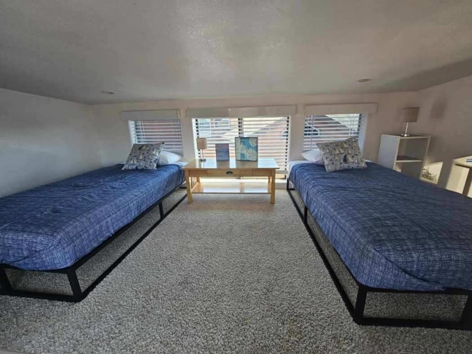Sand Castle - Ocean Cabin 25 W Private Jacuzzi Cabin in California