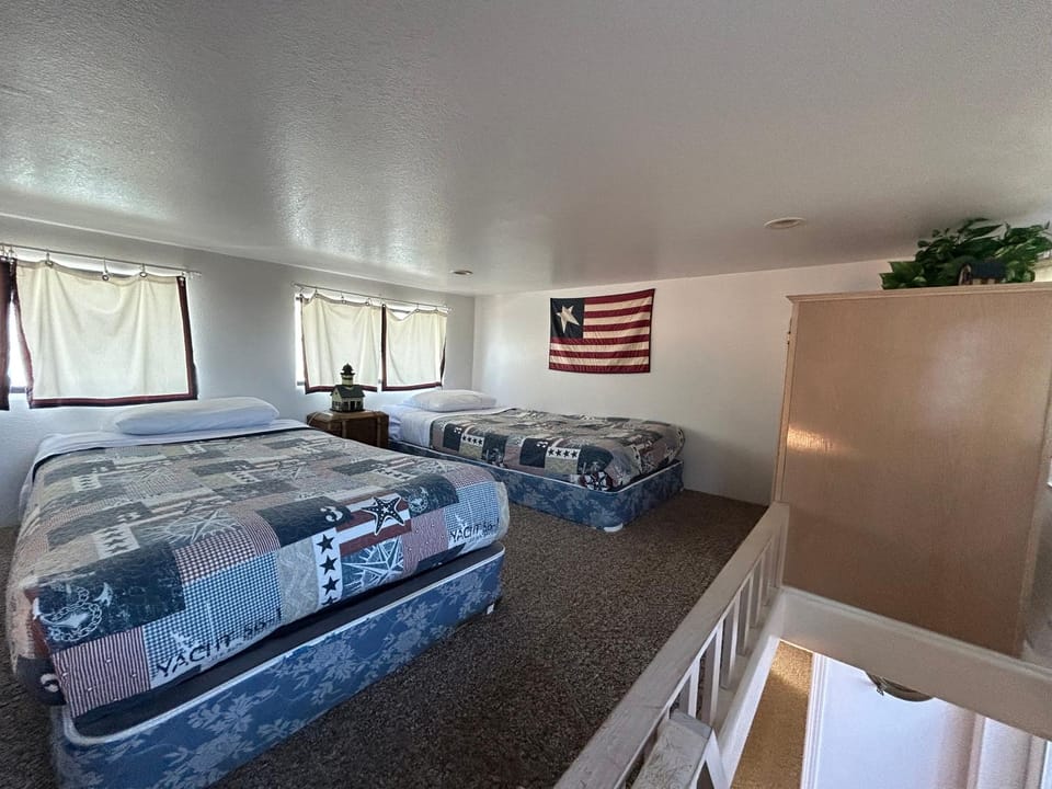 Ocean Cabin 28 w Private Jacuzzi Pet Friendly Cabin in California