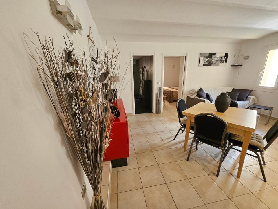 MICHELE FAMILY - Centre ville - 2 Pièces tranquille - A 150 m de la mer Apartment in Menton