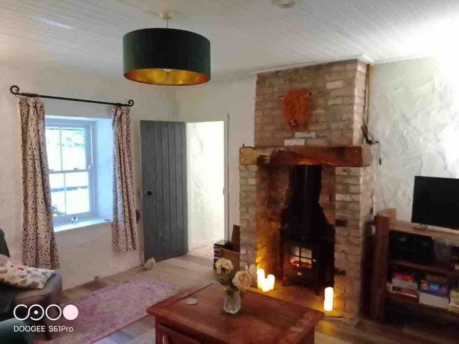 Traditional Irish Thatched Cottage House in Leitrim, Co. Leitrim, Ireland