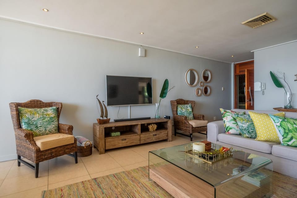 Luxury Beachfront Apartment - 30 Degrees Umdloti Apartment in KwaZulu-Natal