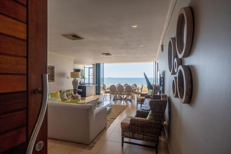Luxury Beachfront Apartment - 30 Degrees Umdloti Apartment in KwaZulu-Natal