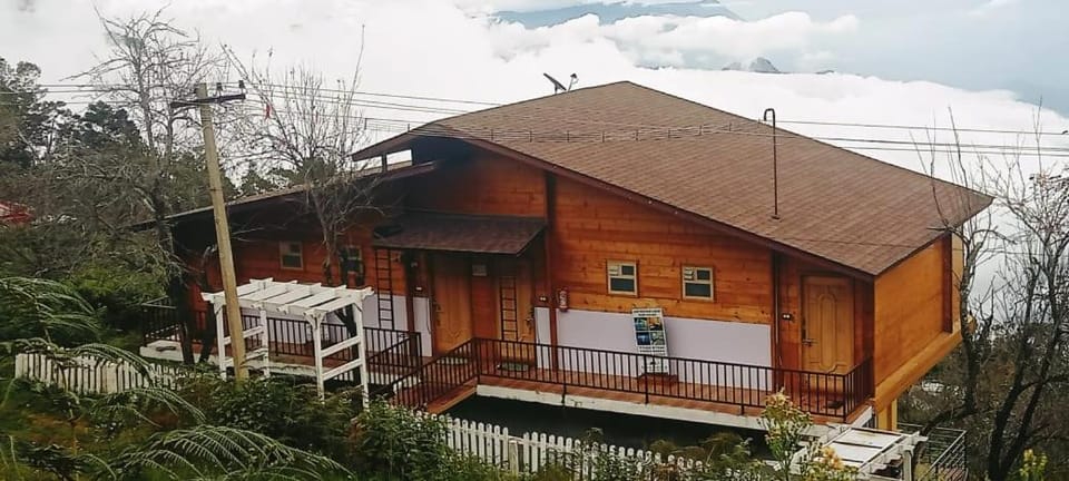 Praveen Woodhouse and Homestay Kodaikanal Vattakanal Villa in Kodaikanal