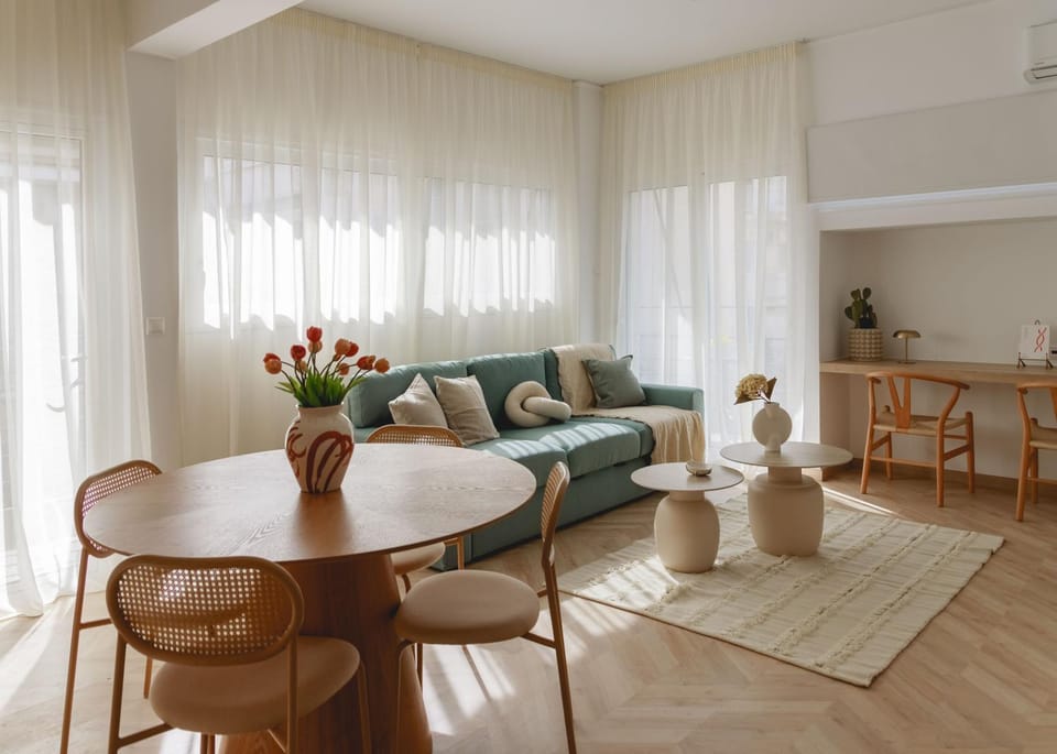 Living room, Dining area