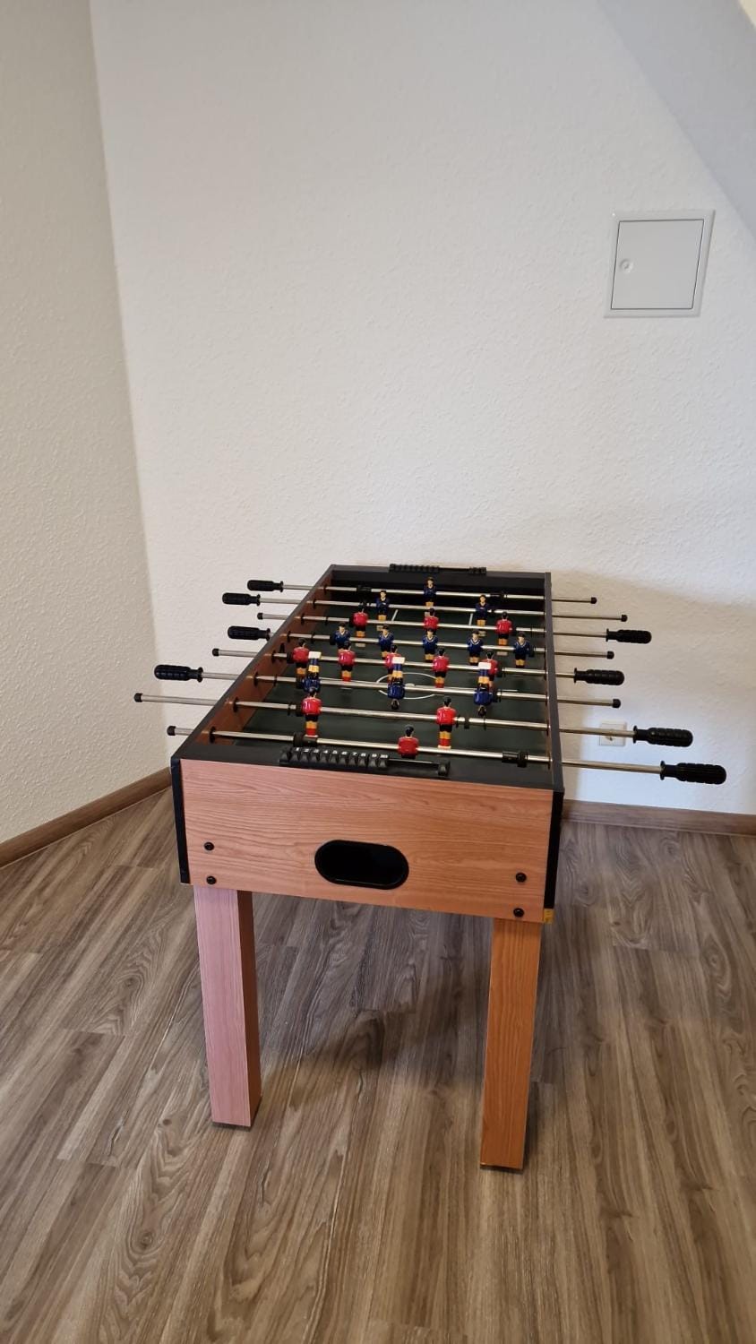 Game Room, Entertainment