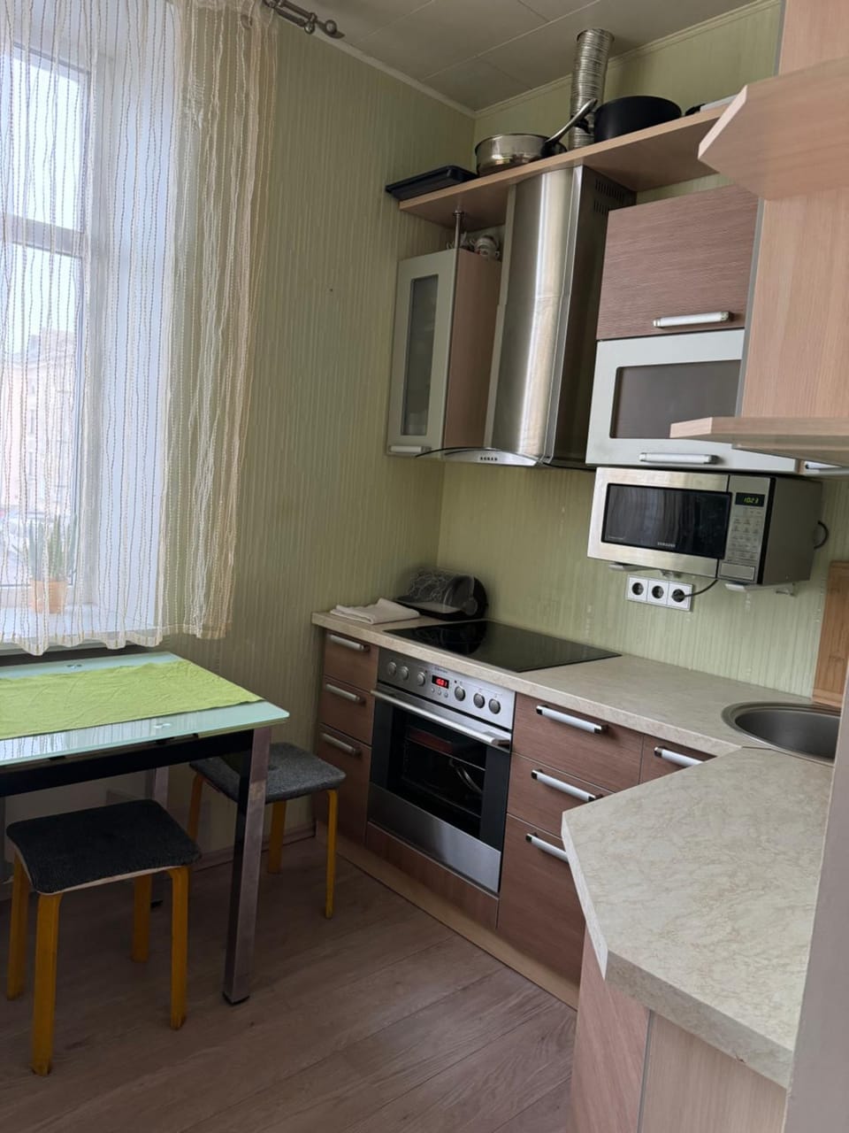 Kitchen or kitchenette, Dining area, pet friendly, stove