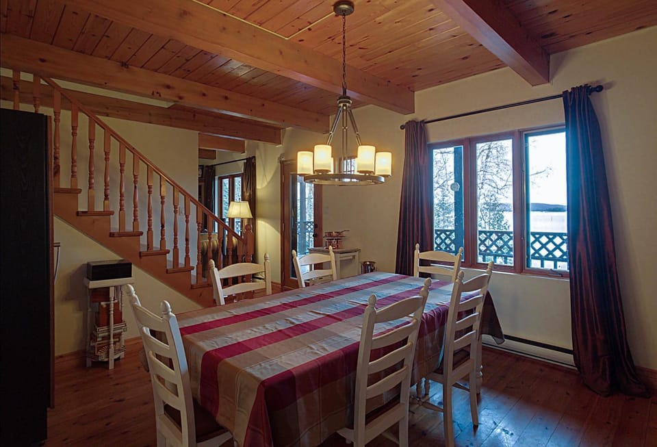 Chalet des bouleaux Chalet in Ontario