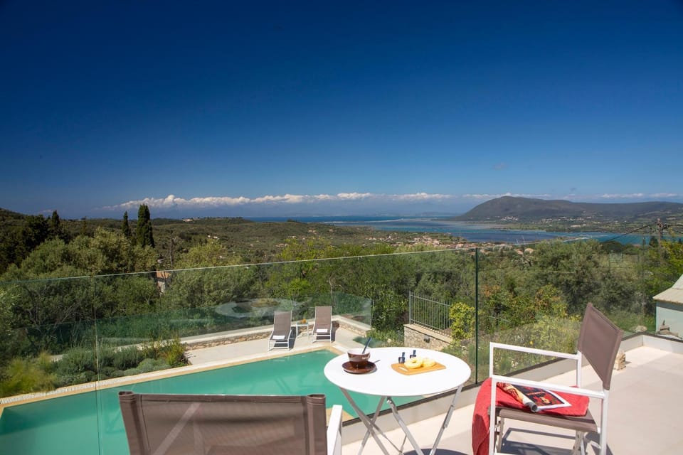 Pool view, Sea view