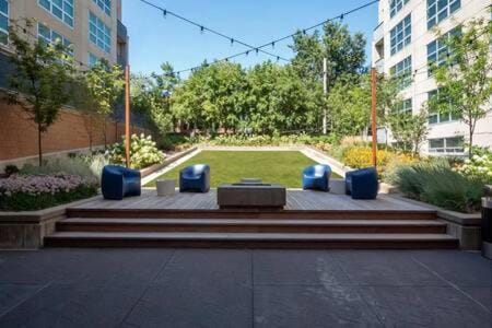 1 BR Loft Near Central West End Walk to BJC Apartment in Saint Louis