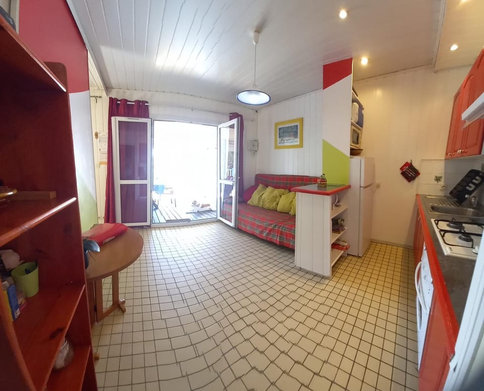 Kitchen or kitchenette, Living room, Dining area, minibar, pet friendly, stove