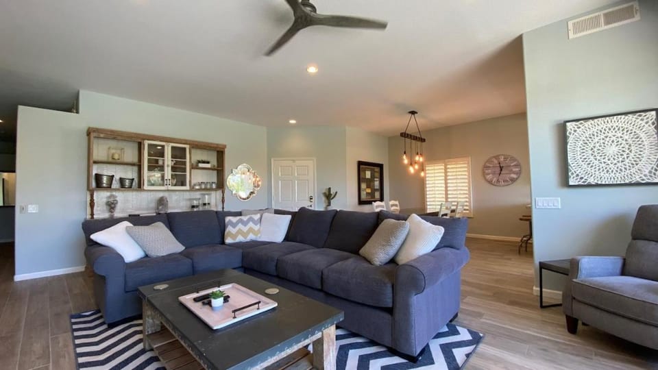 MIRAGE OASIS: 3 bed 2 bath, incredible views, private pool! A Greenday property. Villa in Rancho Mirage