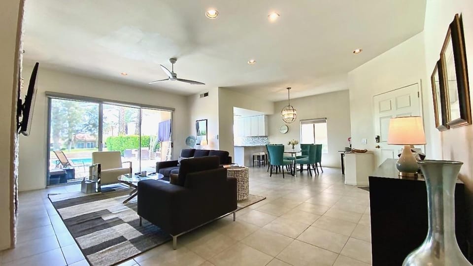 SPLASH PAD: 3bed personal desert resort awaits. Private Pool! Managed by Greenday. Villa in Rancho Mirage