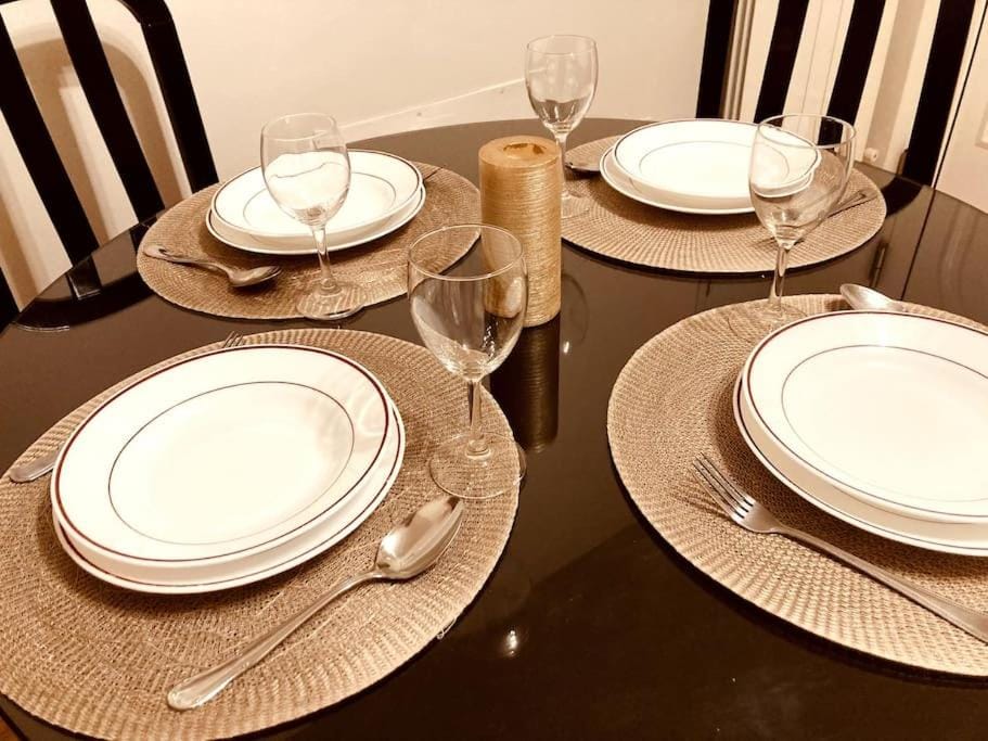 Dining area, Food