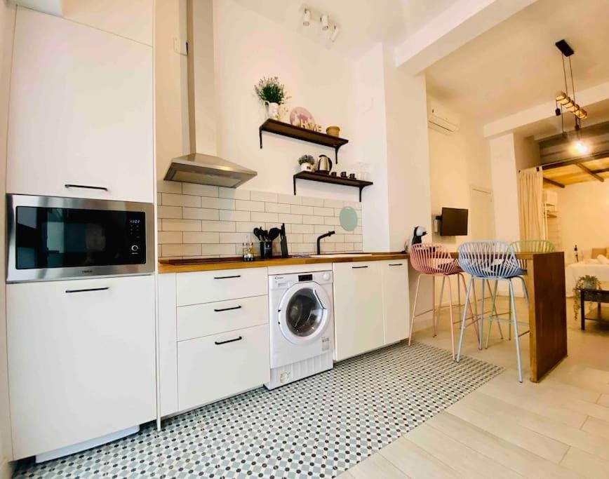Beautiful LOFT in the HEART of Ruzafa, SOHO Apartment in Valencia