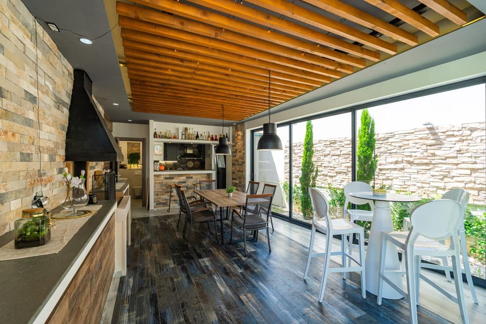 BBQ facilities, Communal kitchen