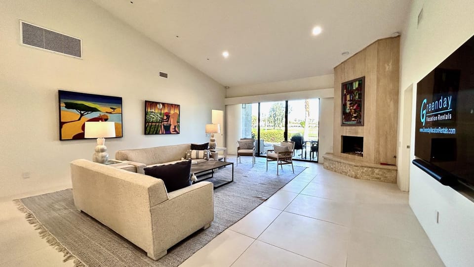 The Suite Spot: renovated, contemporary, 3 private suites, lap pool and spa. A Greenday property. Villa in Rancho Mirage