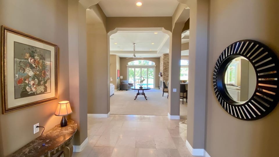 VILLA BELLA: Your private desert resort awaits. Pool, Views, Guesthouse! Managed by Greenday. Villa in Rancho Mirage