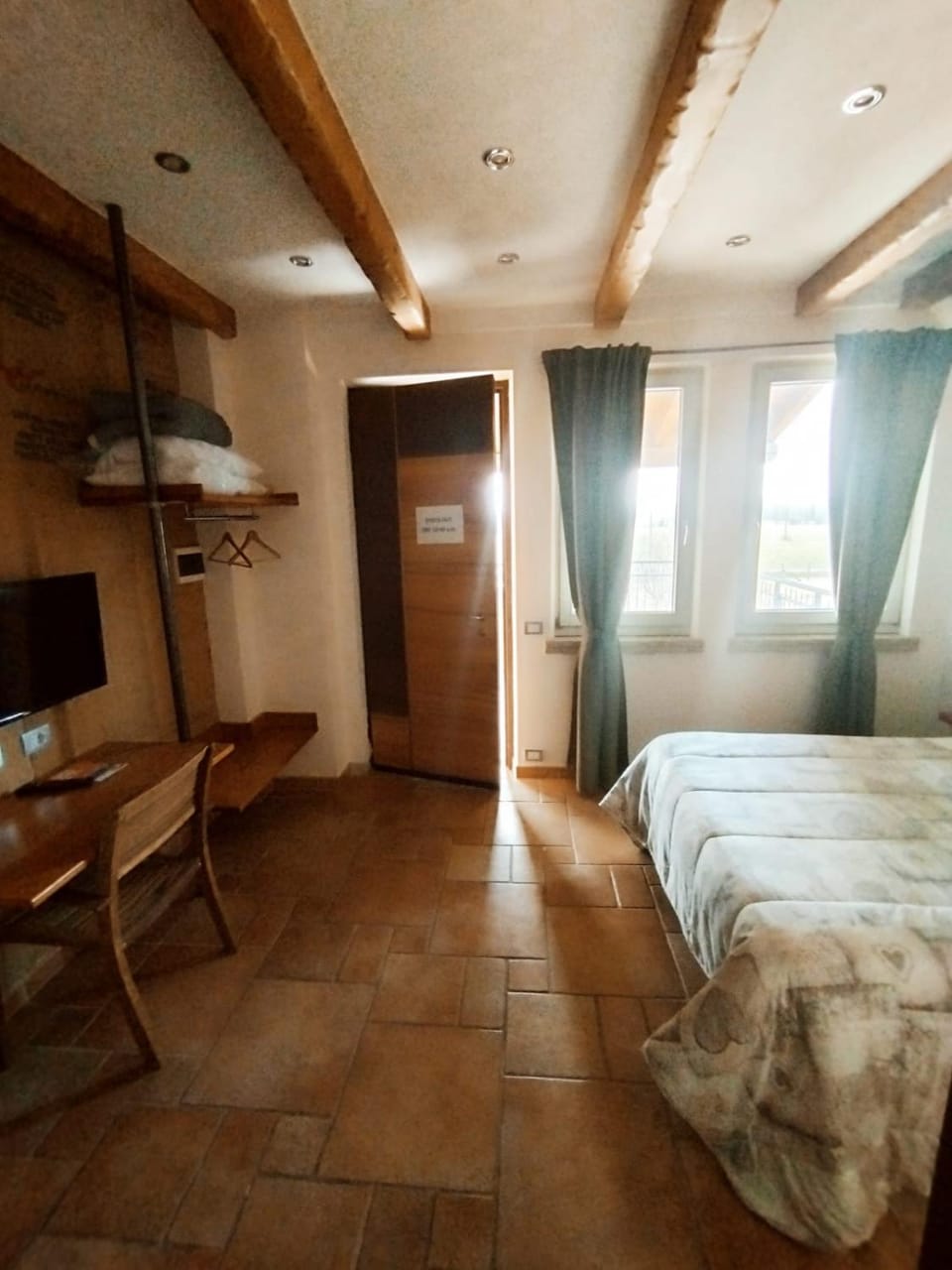 Bed, TV and multimedia, Photo of the whole room, Seating area
