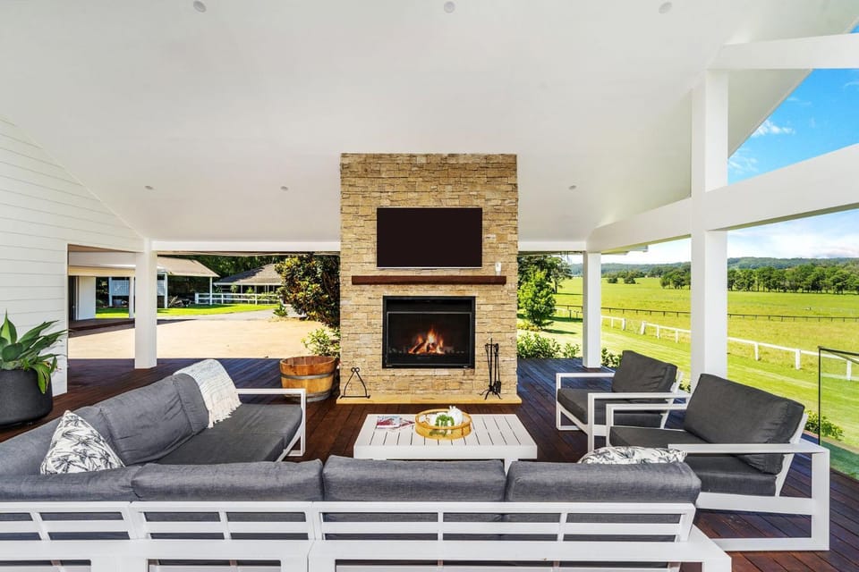 Whispering Pines House, Far Meadow, Berry House in Berry