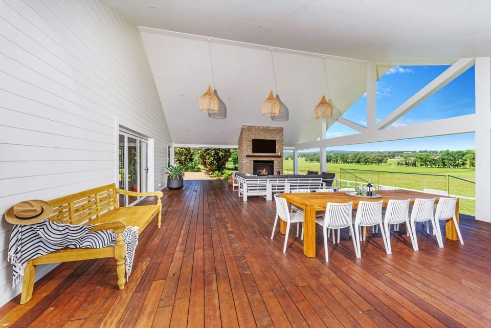 Whispering Pines House, Far Meadow, Berry House in Berry