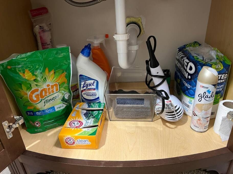 Adorable new studio with free parking and WiFi House in Federal Way