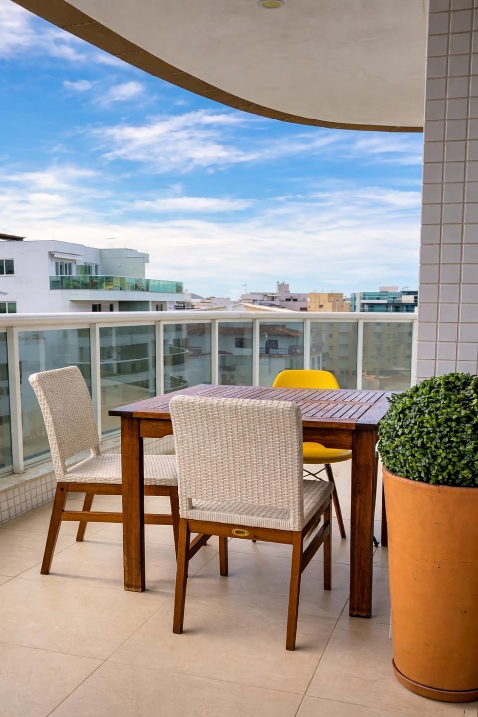 Cobertura Duplex na Quadra da Praia do Forte com Piscina Privativa e 2 Vagas Apartment in Cabo Frio