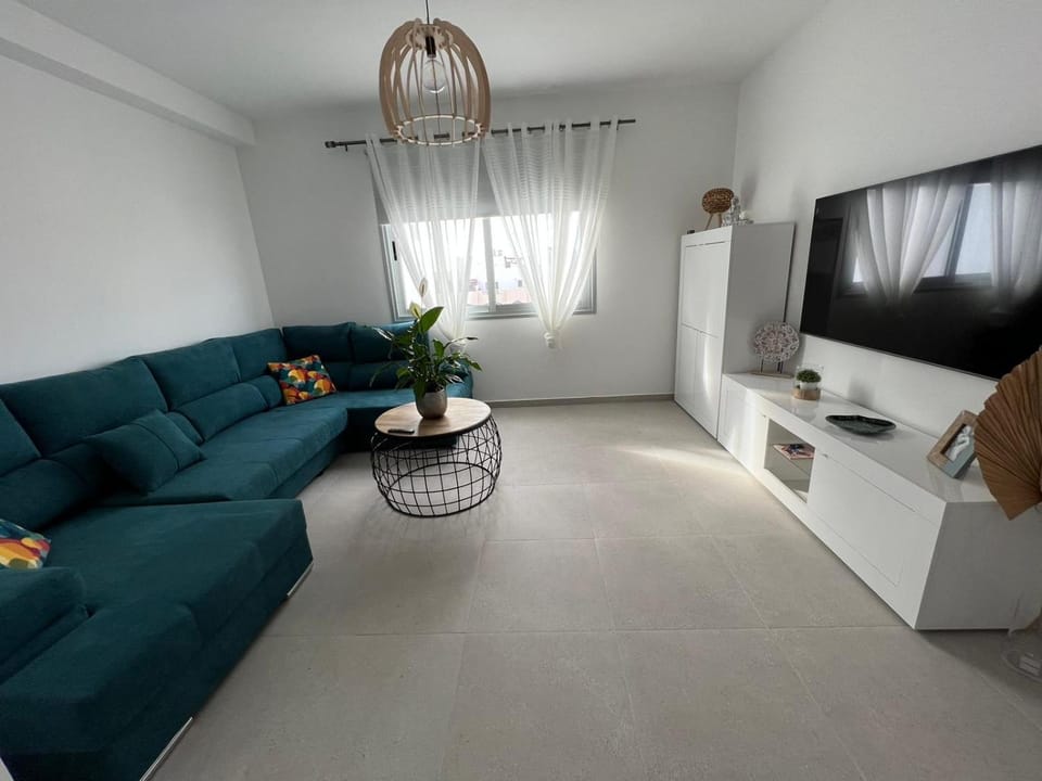 Lola Apartment in Maxorata