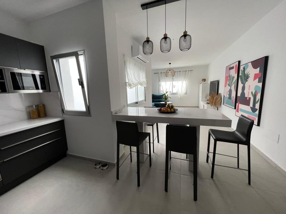 Lola Apartment in Maxorata