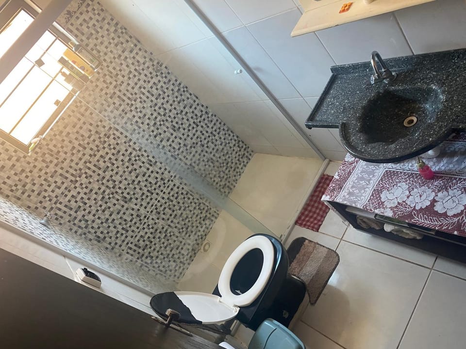 Toilet, Bathroom, towels