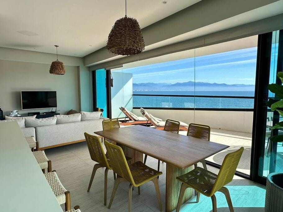 Communal lounge/ TV room, TV and multimedia, Living room, Dining area, Sea view