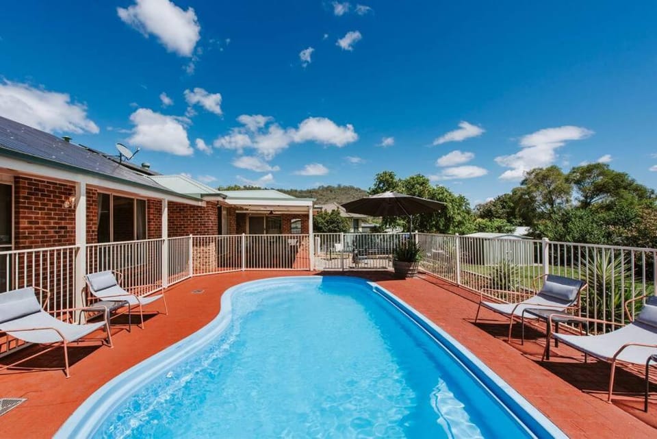 Swimming pool, sunbed