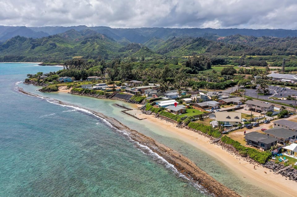 SUNRISE at LAIE Private Beachfront Luxury Home with AC House in Laie