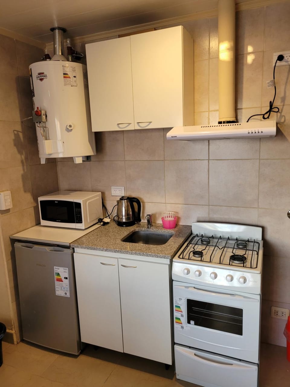 Kitchen or kitchenette, minibar, pet friendly, stove