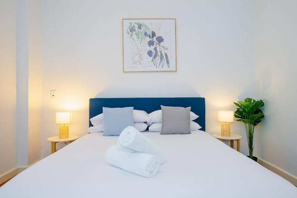 Ultimo Escape - Walk to City - Unique 2 Bedroom Apt - Sleeps 8 Apartment in Sydney