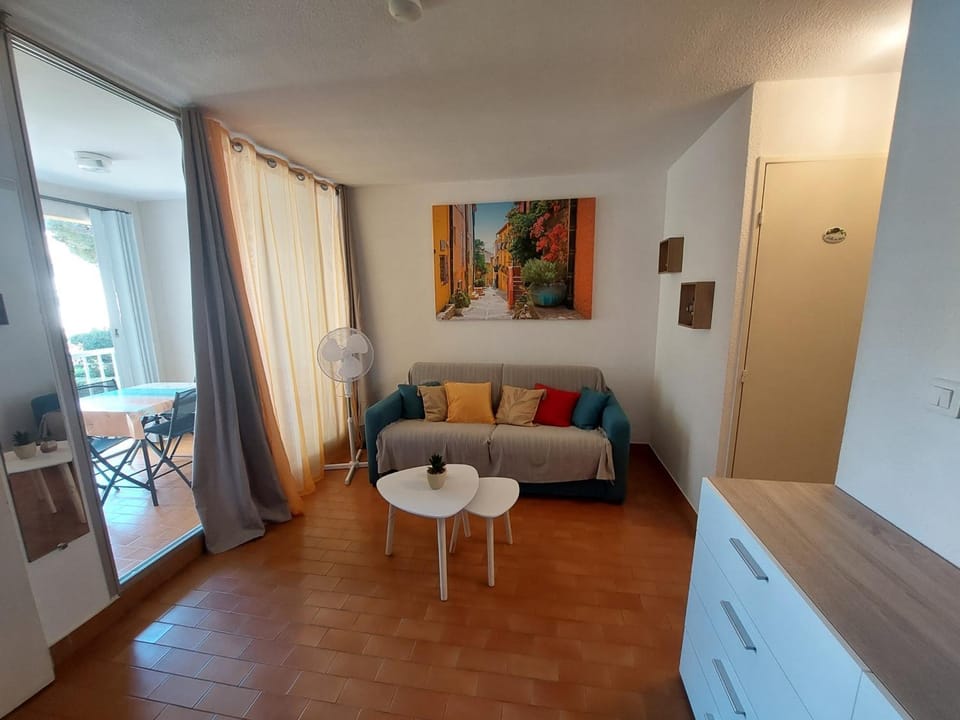 Studio Cabine pour 4, Proche Plage, Commerces et Parking Privé - FR-1-776-63 Cabin in Leucate