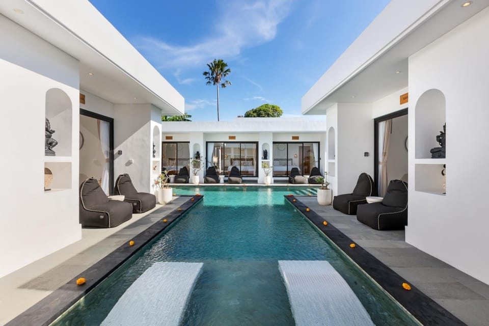 Property building, Swimming pool