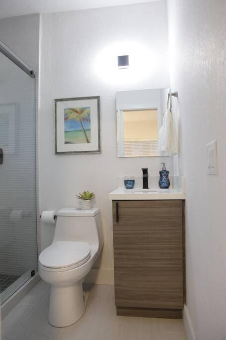 Apt 6 Miami Designer Studio in the Upper East-Side Apartment in Miami Shores