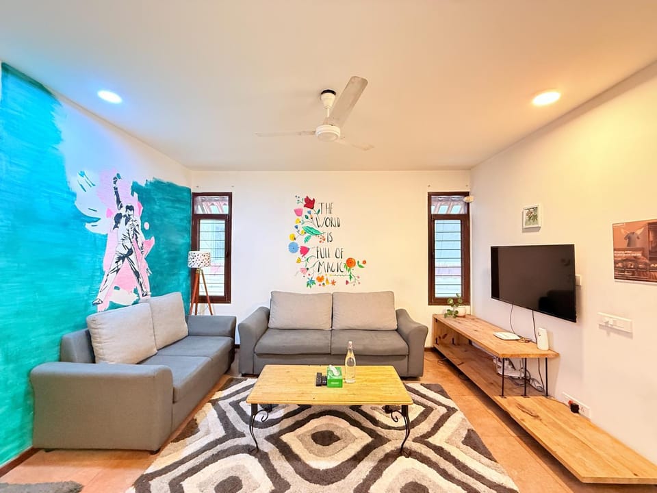 Jugglers Rest Boho Style 4BHK Spacez Luxury Villa with Terrace Lounge Hostel in Bengaluru