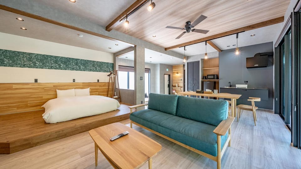 Bed, Living room