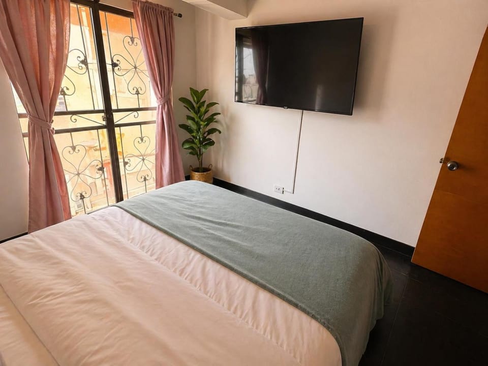 Aparta Suites Torre de Prado 504 Apartamento para 6 Personas Apartment in Medellin