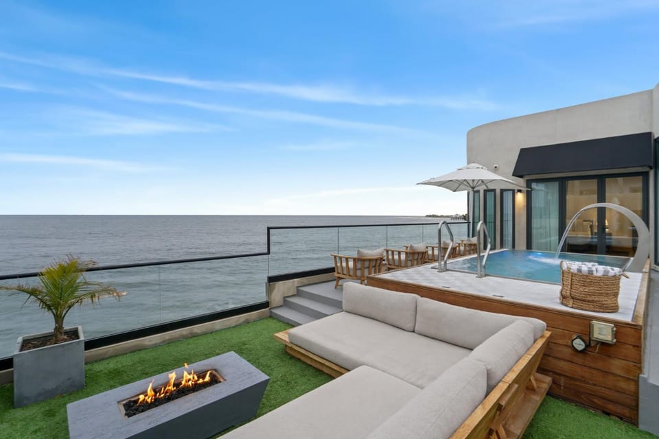 Malibu Sand by Stay Awhile Villas Apartment in Malibu
