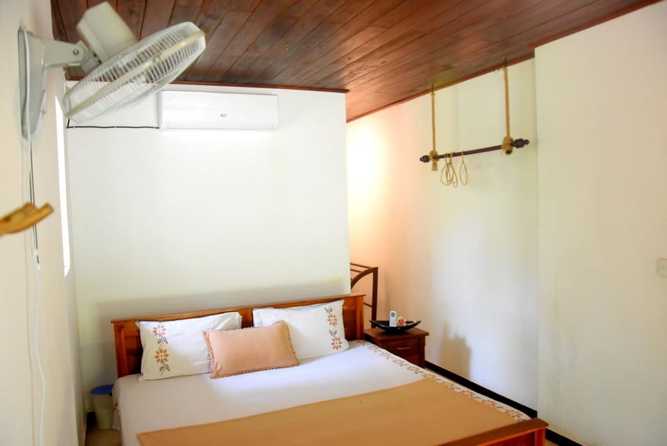 Bed, Bedroom, air conditioner