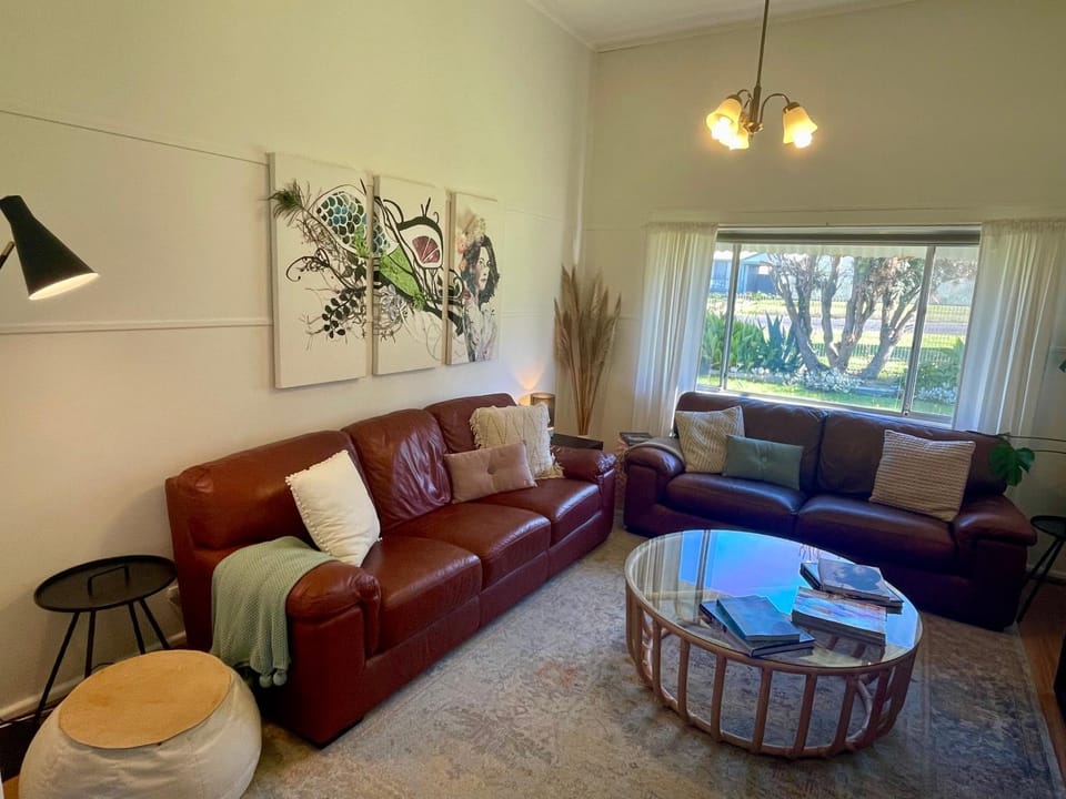 Marjalis Cottage, your perfect country getaway! House in Wonthaggi