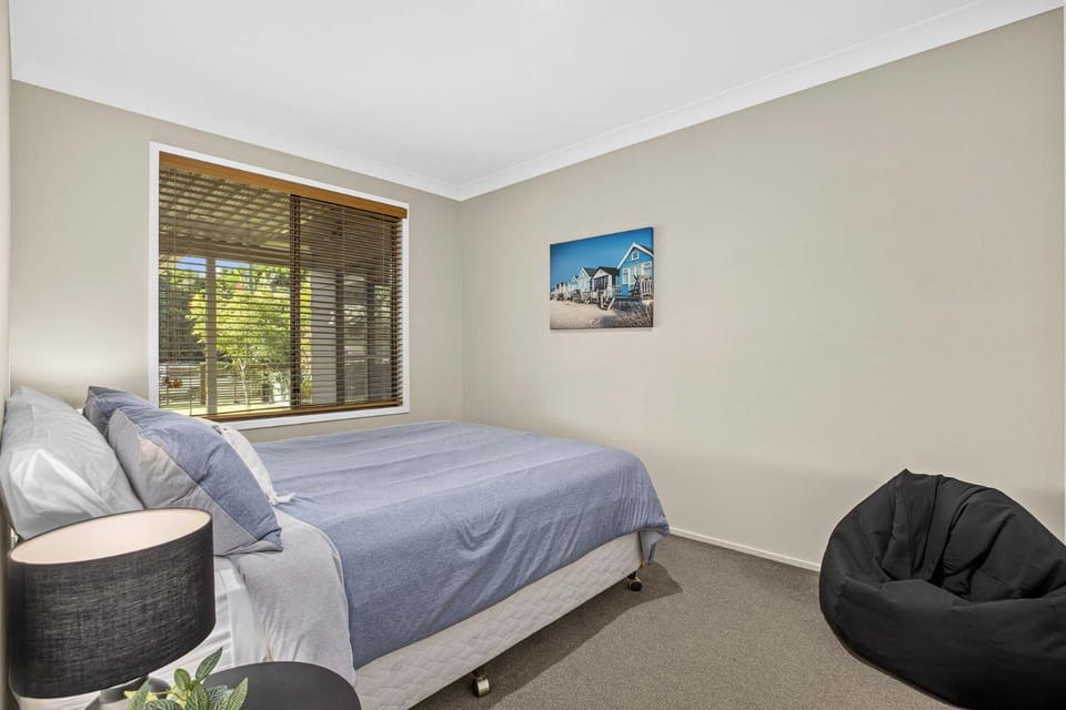 Bedroom, Garden view