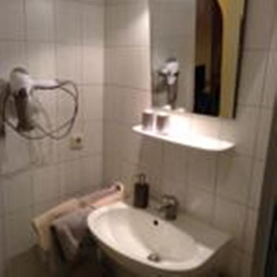 Bathroom, Decorative detail