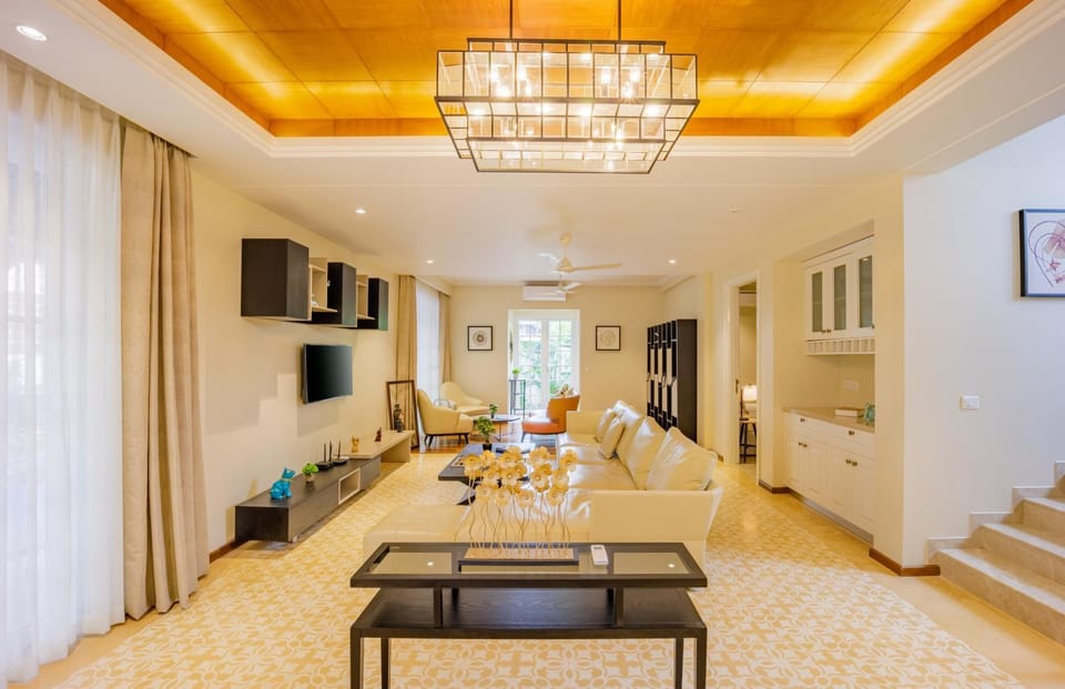 TV and multimedia, Living room, Seating area, fireplace, air conditioner