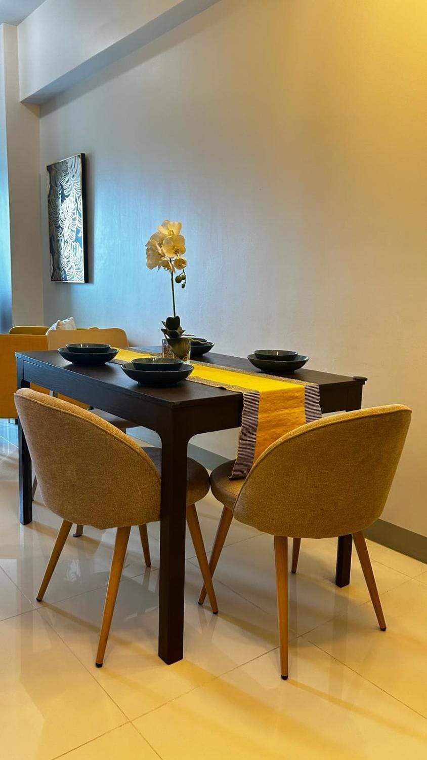 Uptown Parksuites Tower Two - BGC Taguig, Manila Apartment in Makati