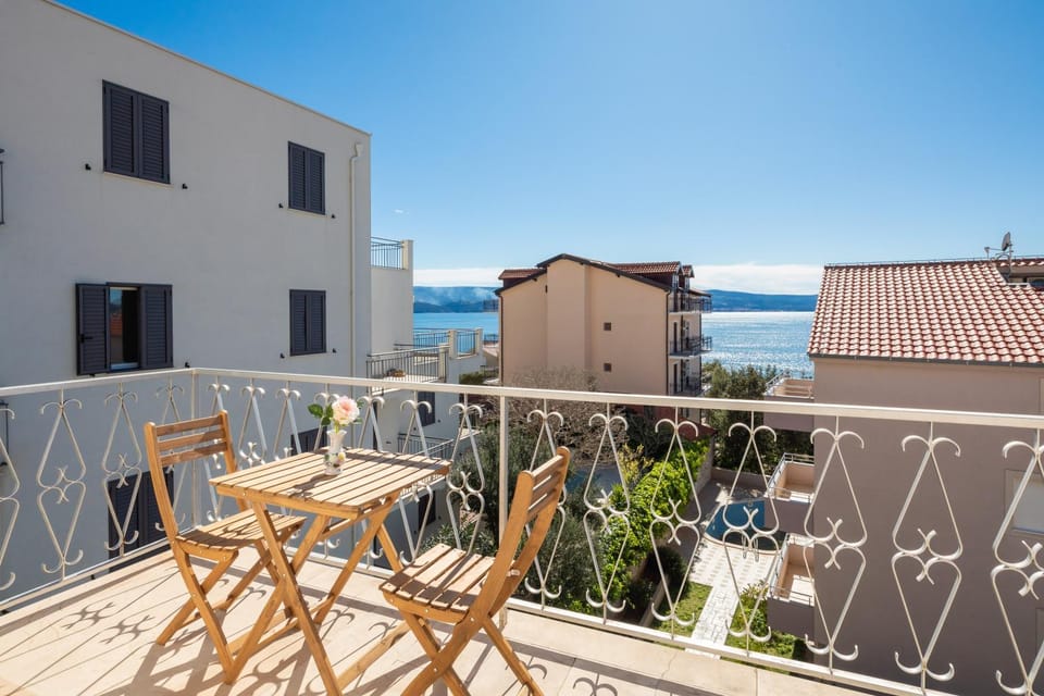 Day, View (from property/room), Balcony/Terrace, Seating area, Sea view