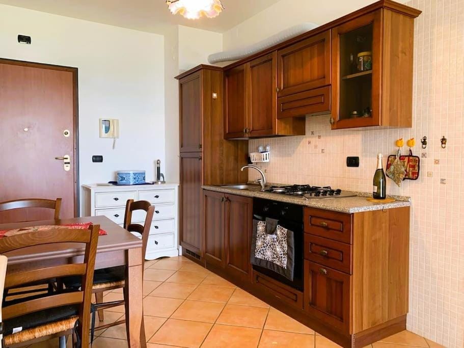 Kitchen or kitchenette, Dining area, pet friendly, stove