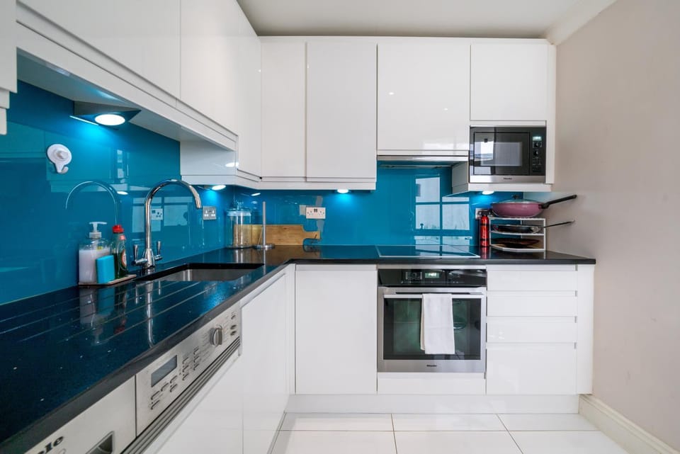Kitchen or kitchenette, oven, stove